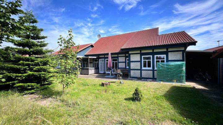 Kapitalanleger! Schönes Objekt mit zwei gut vermieteten Einheiten