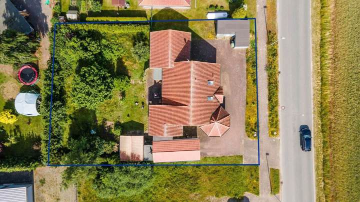 Kapitalanleger! Schönes Objekt mit zwei gut vermieteten Einheiten