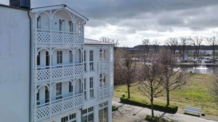 Seepark Sellin: Großzügige Ferienwohnung + Apartment im attraktiven Paket
