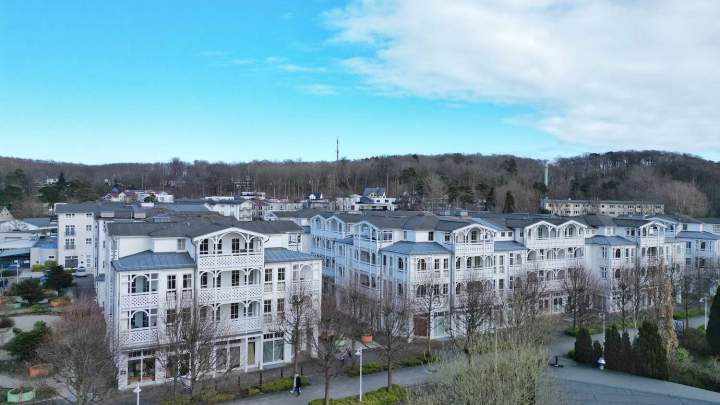 Seepark Sellin: Großzügige Ferienwohnung + Apartment im attraktiven Paket