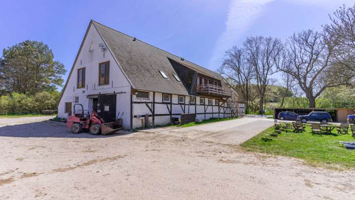 Kleiner Reiterhof mit 5 Ferienwohnungen auf Rügen