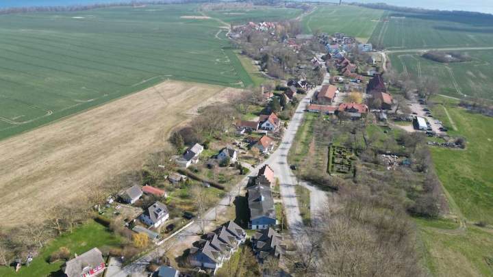 Charmante Ferienwohnung mit Terrasse in ruhiger Lage nahe Kap Arkona