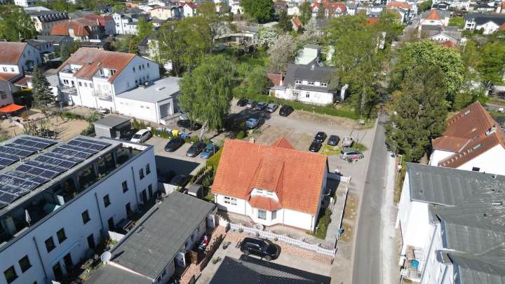 Vielseitiges Einfamilienhaus mit Einliegerwohnung und Büroeinheit in Sassnitz auf Rügen