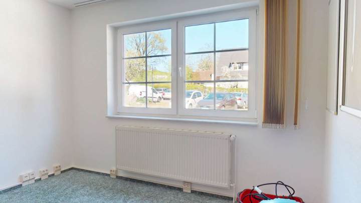 Vielseitiges Einfamilienhaus mit Einliegerwohnung und Büroeinheit in Sassnitz auf Rügen