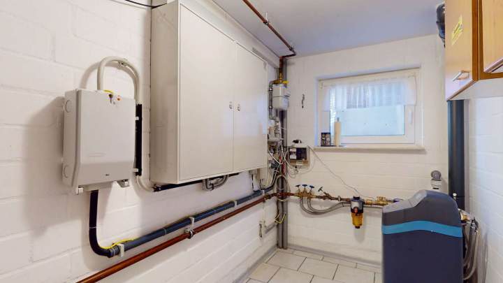 Vielseitiges Einfamilienhaus mit Einliegerwohnung und Büroeinheit in Sassnitz auf Rügen