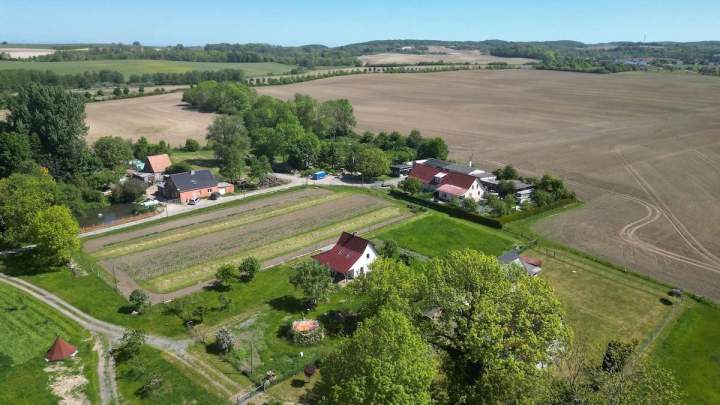 Einfamilienhaus mit großem Grundstück – Gestaltungspotenzial inklusive