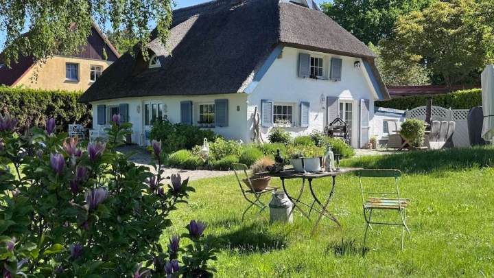 Reetgedecktes Landidyll mit Hobbyraum & Premiumausstattung – Freetz auf Rügen