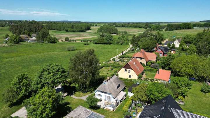 Reetgedecktes Landidyll mit Hobbyraum & Premiumausstattung – Freetz auf Rügen