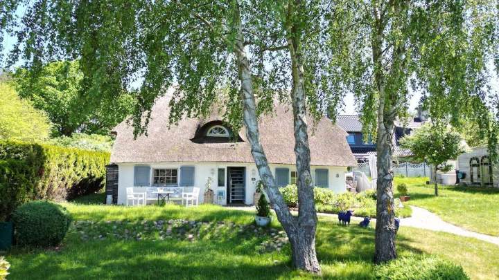 Reetgedecktes Landidyll mit Hobbyraum & Premiumausstattung – Freetz auf Rügen