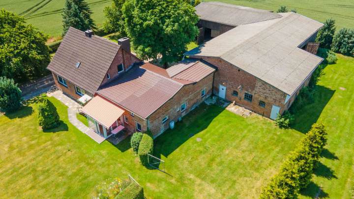 Schönes Landhaus mit großzügigem Nebengelass