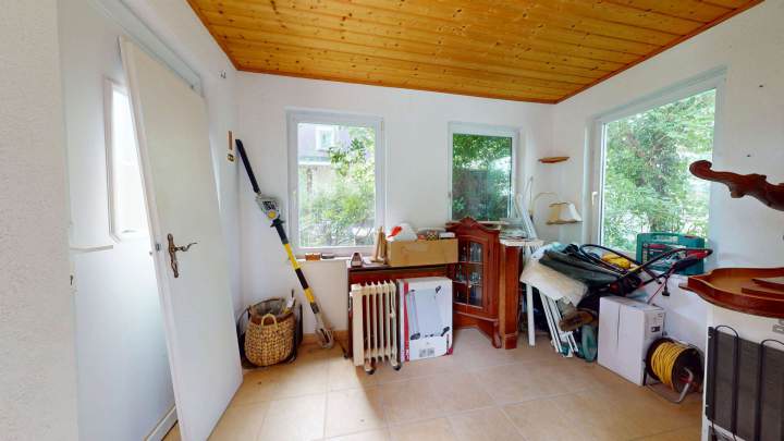 Entkernter Ferienbungalow auf Rügen