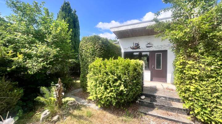 Entkernter Ferienbungalow auf Rügen