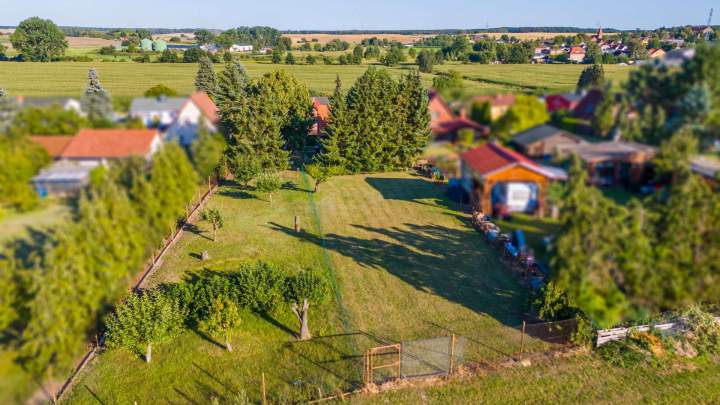 Schönes Einfamilienhaus mit großem Grundstück und Nebengelass bei Malchin