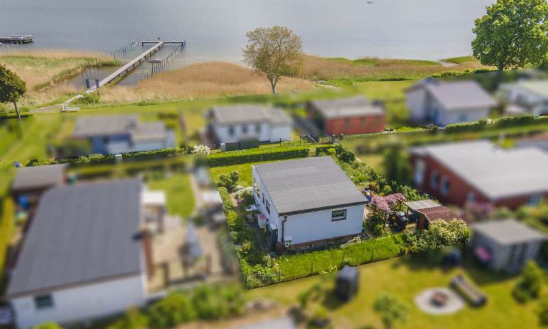 Eigentumsgrundstück mit Ferienbungalow mit Wasserblick in Drigge auf der Insel Rügen