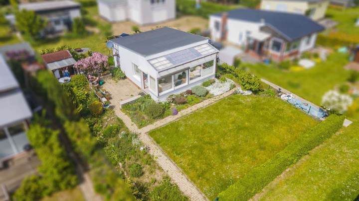 Eigentumsgrundstück mit Ferienbungalow mit Wasserblick in Drigge auf der Insel Rügen