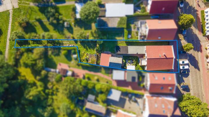Vielseitiges Einfamilienhaus mit zwei Wohneinheiten und Ferienwohnung