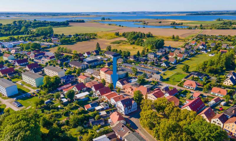 Vielseitiges Einfamilienhaus mit zwei Wohneinheiten und Ferienwohnung