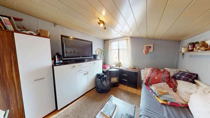 Vielseitiges Einfamilienhaus mit zwei Wohneinheiten und Ferienwohnung