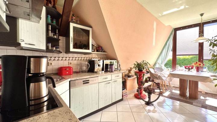Schönes Zweifamilienhaus mit großem Grundstück in Alleinlage