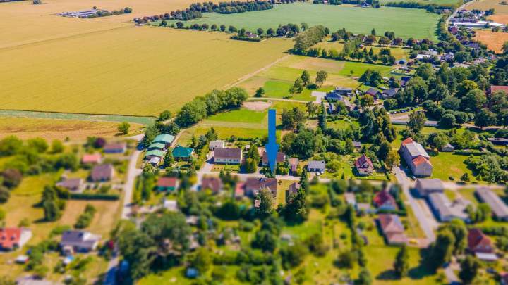Renovierungsbedürftige Doppelhaushälfte mit Nebengelass