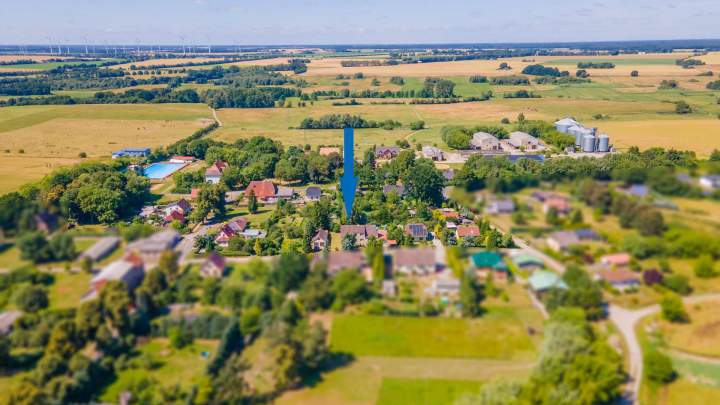 Renovierungsbedürftige Doppelhaushälfte mit Nebengelass