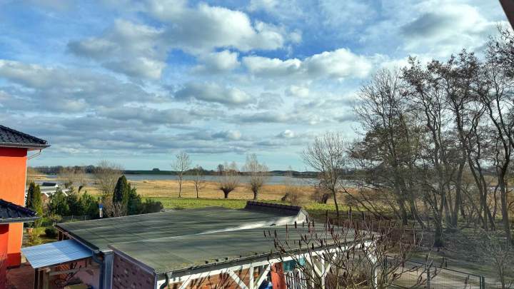 Charmantes Reetdachhaus in naturnaher Lage nahe dem Großen Jasmunder Bodden