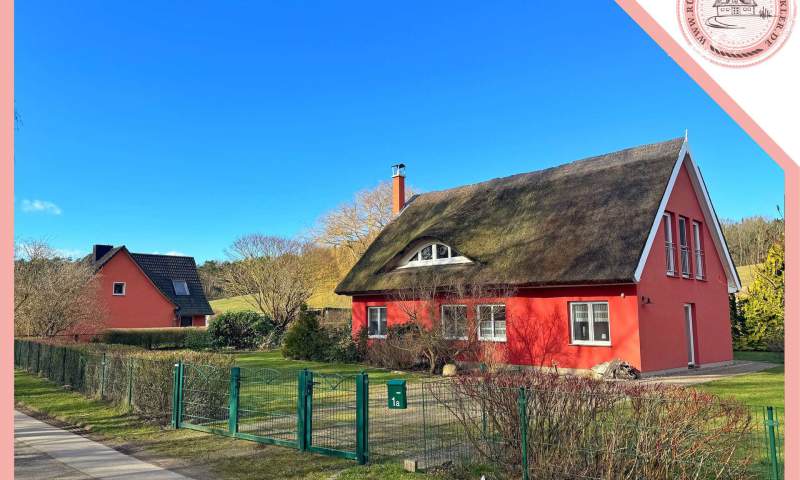 Charmantes Reetdachhaus in naturnaher Lage nahe dem Großen Jasmunder Bodden