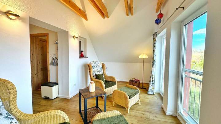 Charmantes Reetdachhaus in naturnaher Lage nahe dem Großen Jasmunder Bodden