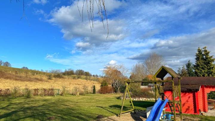 Charmantes Reetdachhaus in naturnaher Lage nahe dem Großen Jasmunder Bodden