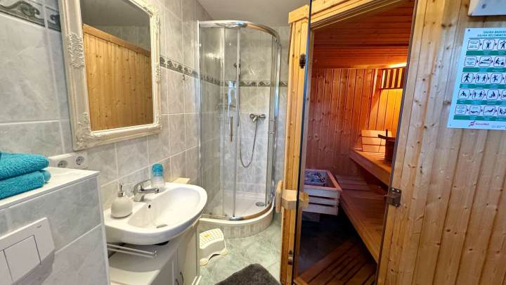 Charmantes Reetdachhaus in naturnaher Lage nahe dem Großen Jasmunder Bodden