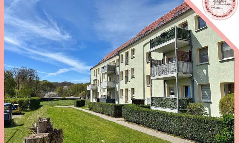 Attraktive 2,5-Zimmer-Eigentumswohnung mit Balkon und zwei Parkplätzen
