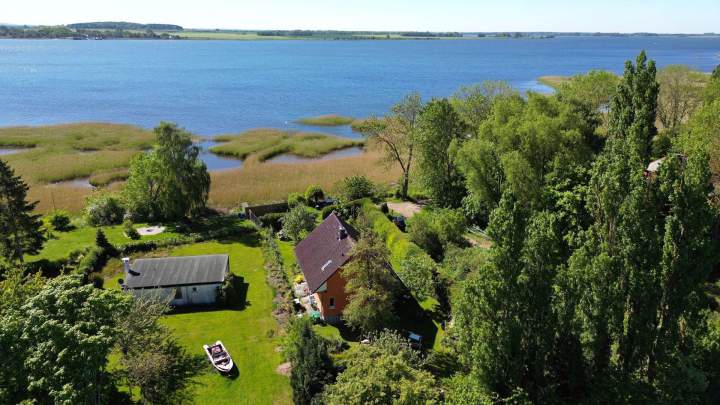 Ihr Rückzugsort am Wasser – Idyllisches Ferienhaus mit Blick auf den Großen Jasmunder Bodden