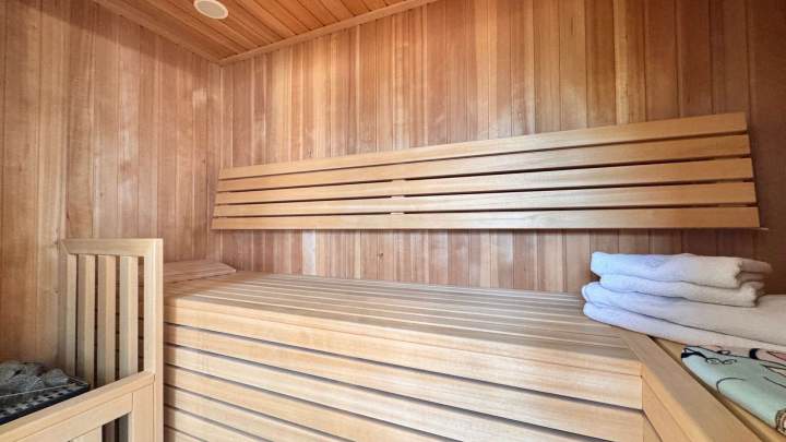 Modernes Reihenmittelhaus mit Wintergarten, Sauna, Kamin und Doppelcarport in Stralsund