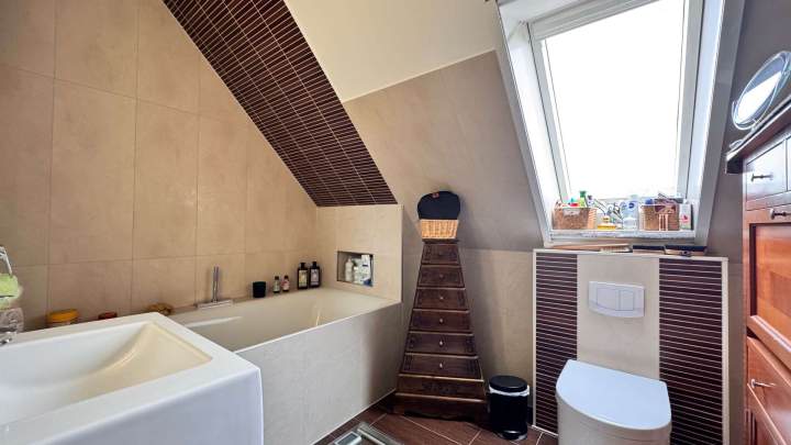 Modernes Reihenmittelhaus mit Wintergarten, Sauna, Kamin und Doppelcarport in Stralsund