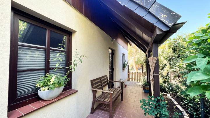 Haus mit 2 Wohneinheiten am Wasser – Wohnen, wo andere Urlaub machen