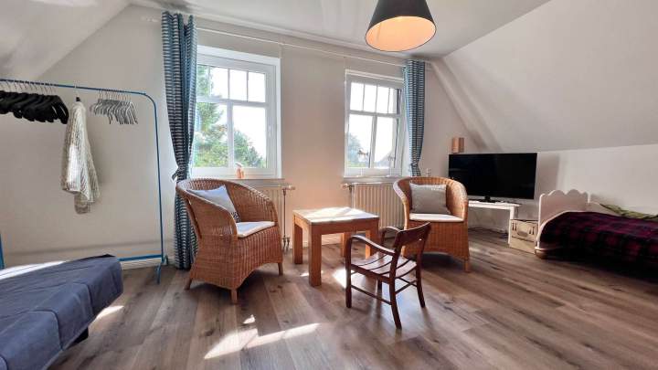 Haus mit 2 Wohneinheiten am Wasser – Wohnen, wo andere Urlaub machen