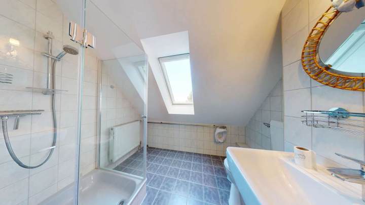 Haus mit 2 Wohneinheiten am Wasser – Wohnen, wo andere Urlaub machen