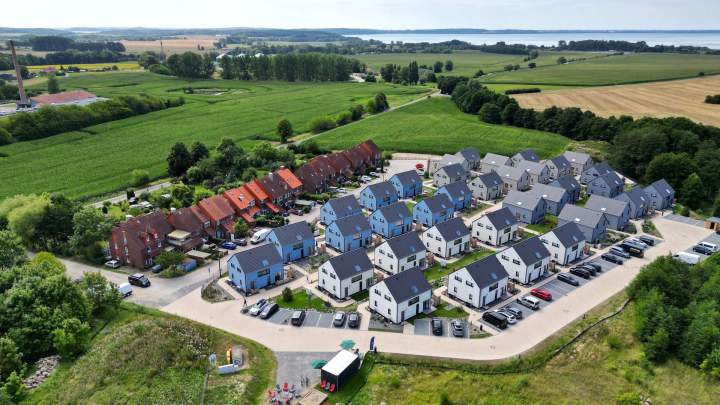 Reihenhaus mit Südterrasse und Einliegerbereich bei Sagard