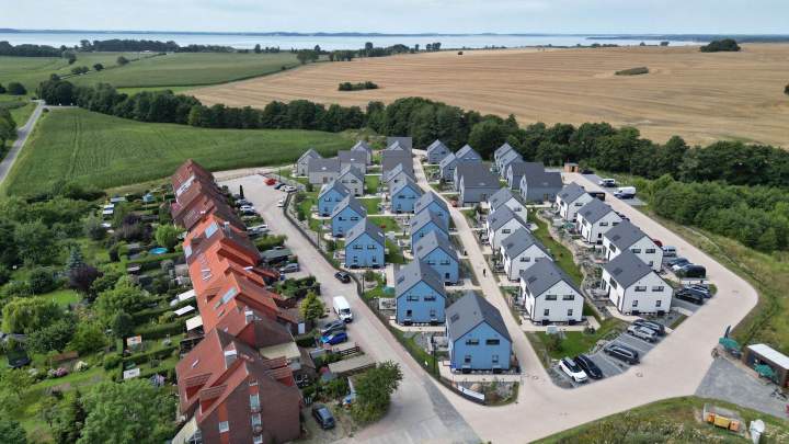 Reihenhaus mit Südterrasse und Einliegerbereich bei Sagard