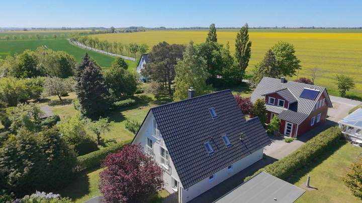 Eigenutzung oder Ferienvermietung - 2 Schwedenhäuser + Saunahaus zwischen Ostsee und Breeger Bodden