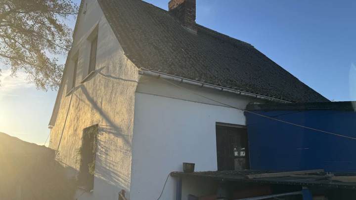 Charmantes Wohnhaus in Alleinlage – sanierungsbedürftig mit großem Grundstück