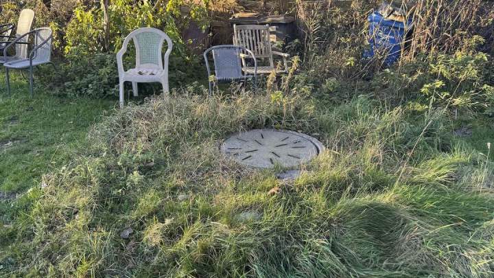 Charmantes Wohnhaus in Alleinlage – sanierungsbedürftig mit großem Grundstück