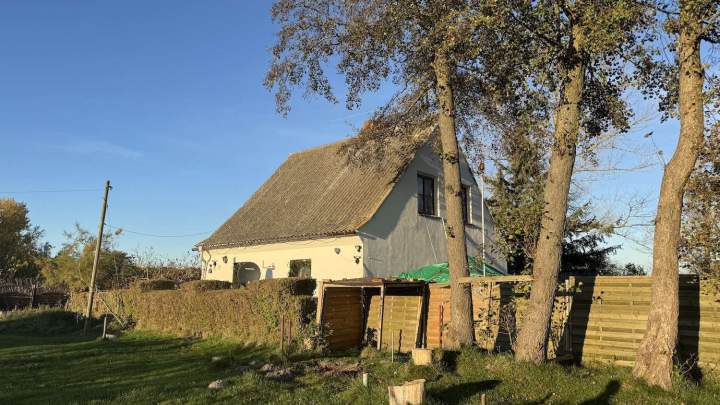 Charmantes Wohnhaus in Alleinlage – sanierungsbedürftig mit großem Grundstück