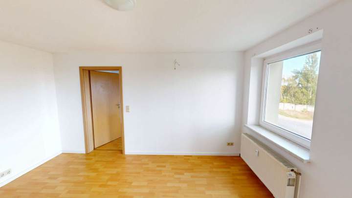 Bezugsfreie 4-Raum-Wohnung mit Balkon, Kellerraum und Pkw-Stellplatz