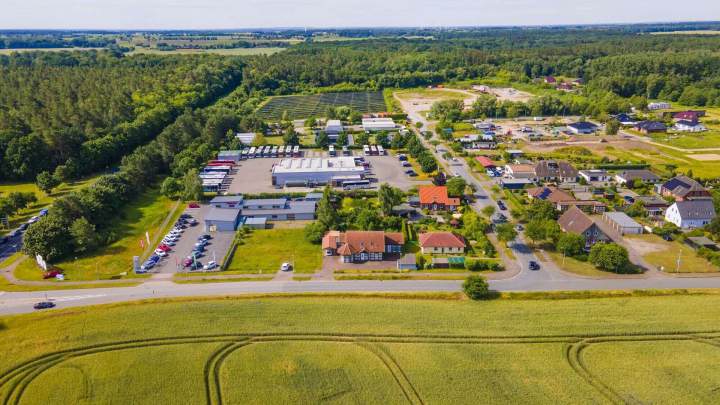 Kapitalanleger! Schönes Objekt mit zwei gut vermieteten Einheiten