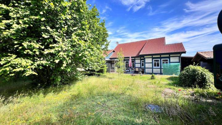 Kapitalanleger! Schönes Objekt mit zwei gut vermieteten Einheiten