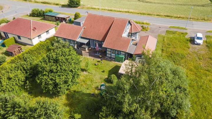 Kapitalanleger! Schönes Objekt mit zwei gut vermieteten Einheiten