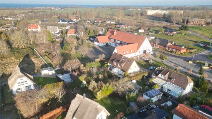 Doppelhaushälfte mit großem Grundstück – flexibel nutzbar in zentraler Ortslage im Norden Rügens