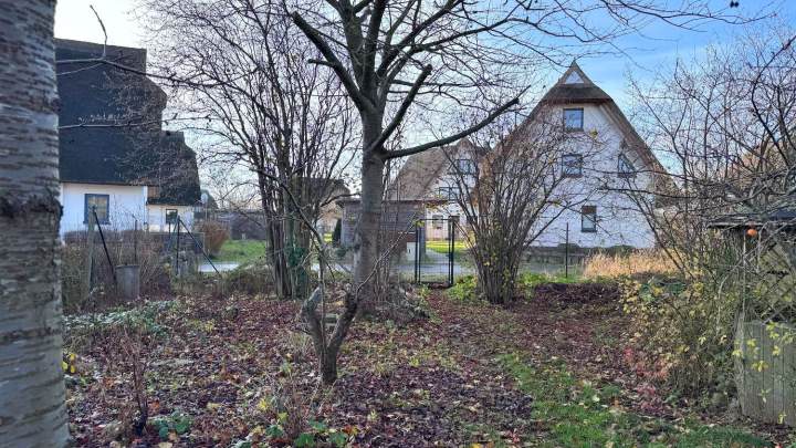 Doppelhaushälfte mit großem Grundstück – flexibel nutzbar in zentraler Ortslage im Norden Rügens