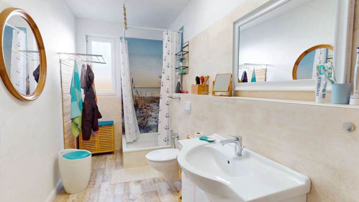 Doppelhaushälfte mit großem Grundstück – flexibel nutzbar in zentraler Ortslage im Norden Rügens